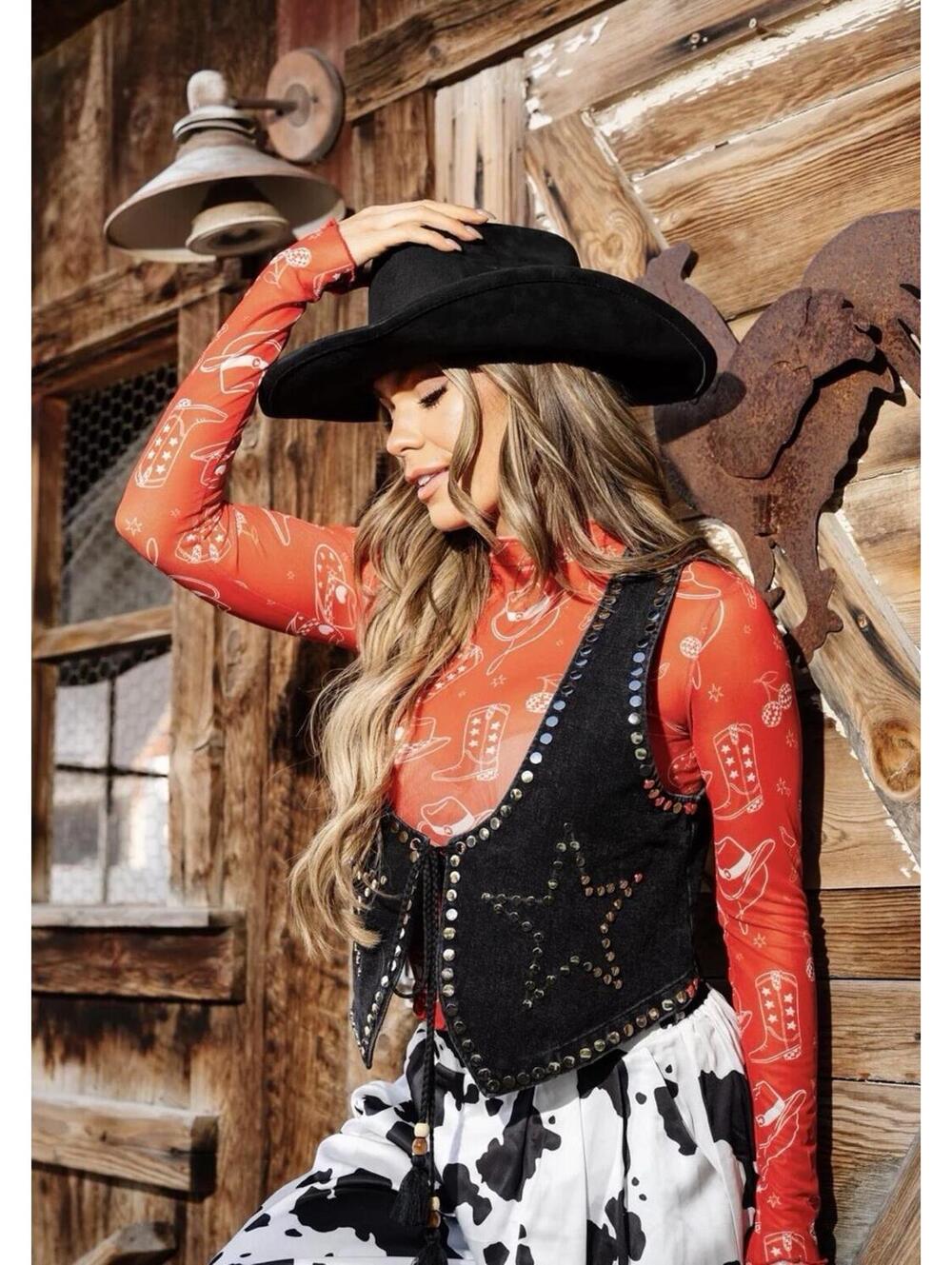 NWT Wknd Chaser Outlaw Denim Vest Stars And Studs Size 3XL